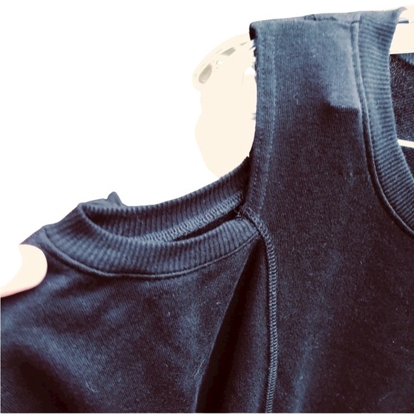 Alison Andrew’s large Black cold shoulder sweatshirt style dress - Picture 3 of 6